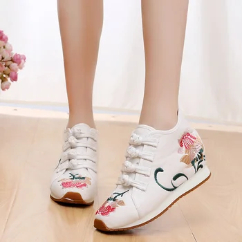 Китайски стил бродирани маратонки дамски есен платно обувки Височина увеличение дами момичета една обувки Дамски обувки 2020