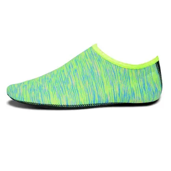 УШИНЕ вода на плувни обувки плътен цвят лятото плажната Аква обувки чорапи Приморски чехли slippers на мъже, жени деца