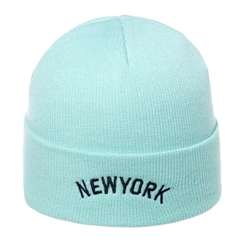 Есен-зима бродирани буква Ню Йорк вълнена шапка голубо-синя корейската мода шапка Студентски топло вязаная шапка шапки за жени качулка