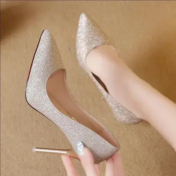 2020 пролет нов сребърен високи токчета женски помпи остри носовете на обувките на една Жена са самотни обувки приплъзване на женски блясък Блясък на черното злато